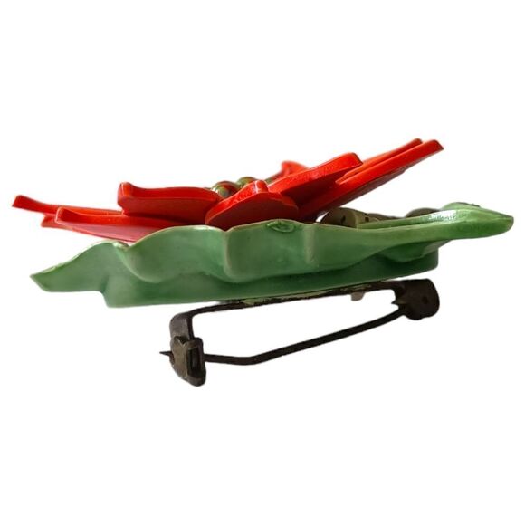Vintage Poinsettia Brooch Pin Celluloid Plastic Christmas MCM Holiday Winter Red - Picture 7 of 14